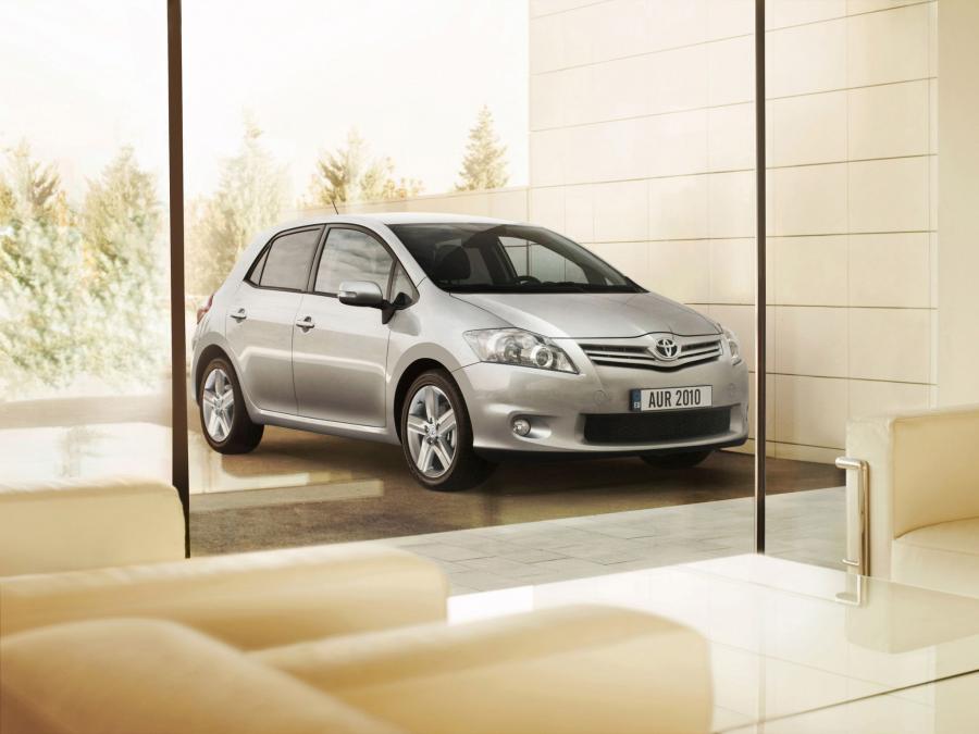  Toyota Auris 5-Door 2010 года  (фото 25 из 27)